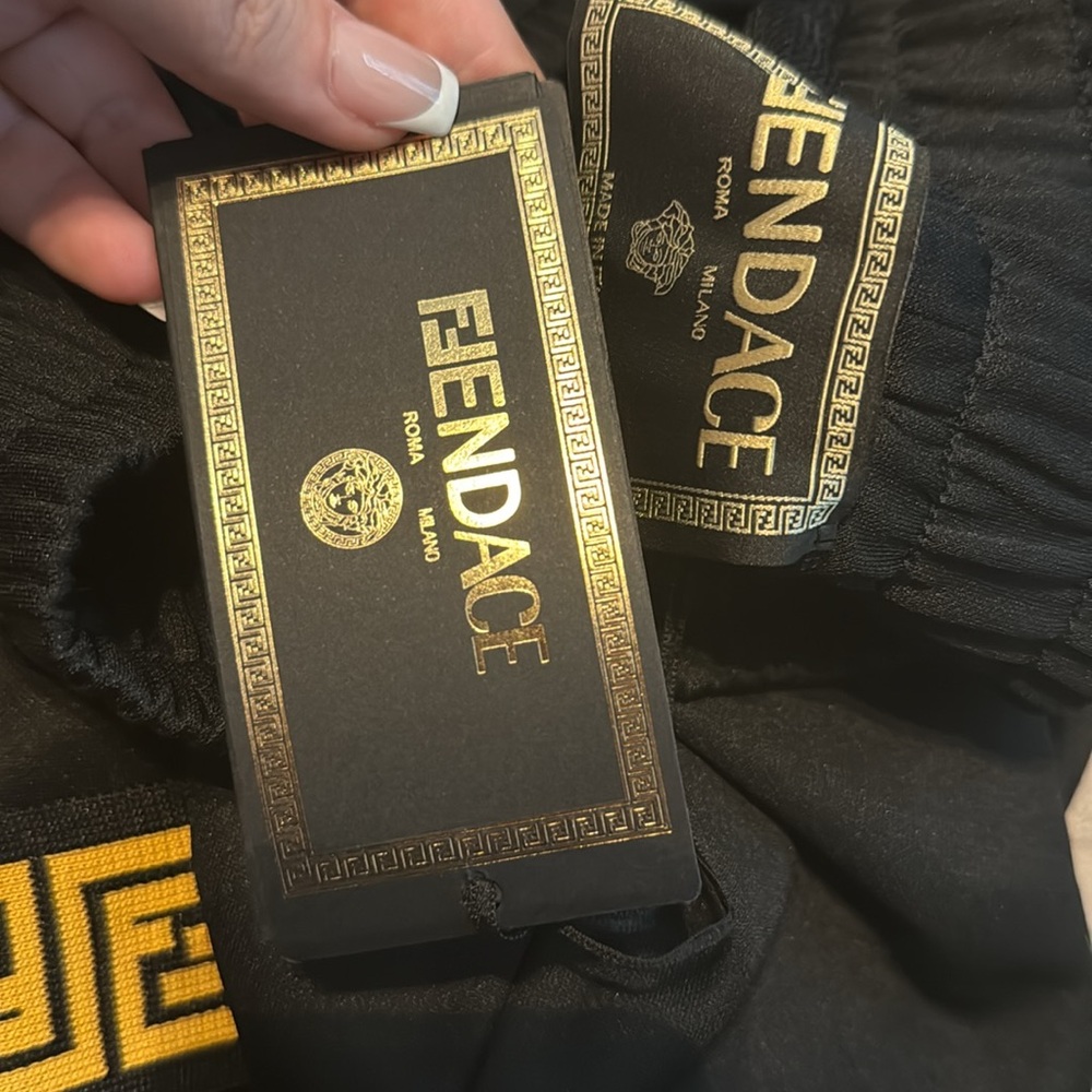 FENDACE | FENDI X VERSACE BERMUDA FENDI FF GRECA MEN SHORTS - Picture 3 of 9